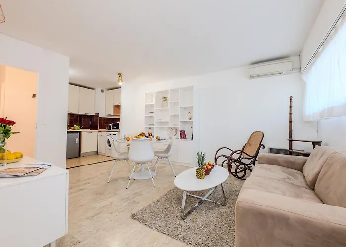 Roca Mare 1 Bloc B 01 - Happy *